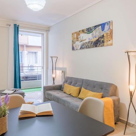 Colourful Artistic Apart 100Mbps Center Of Атина Екстериор снимка