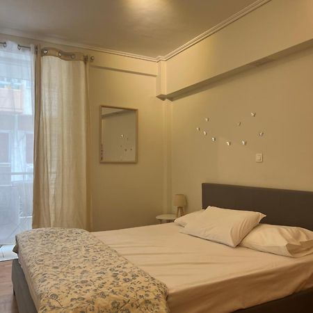 Colourful Artistic Apart 100Mbps Center Of Атина Екстериор снимка