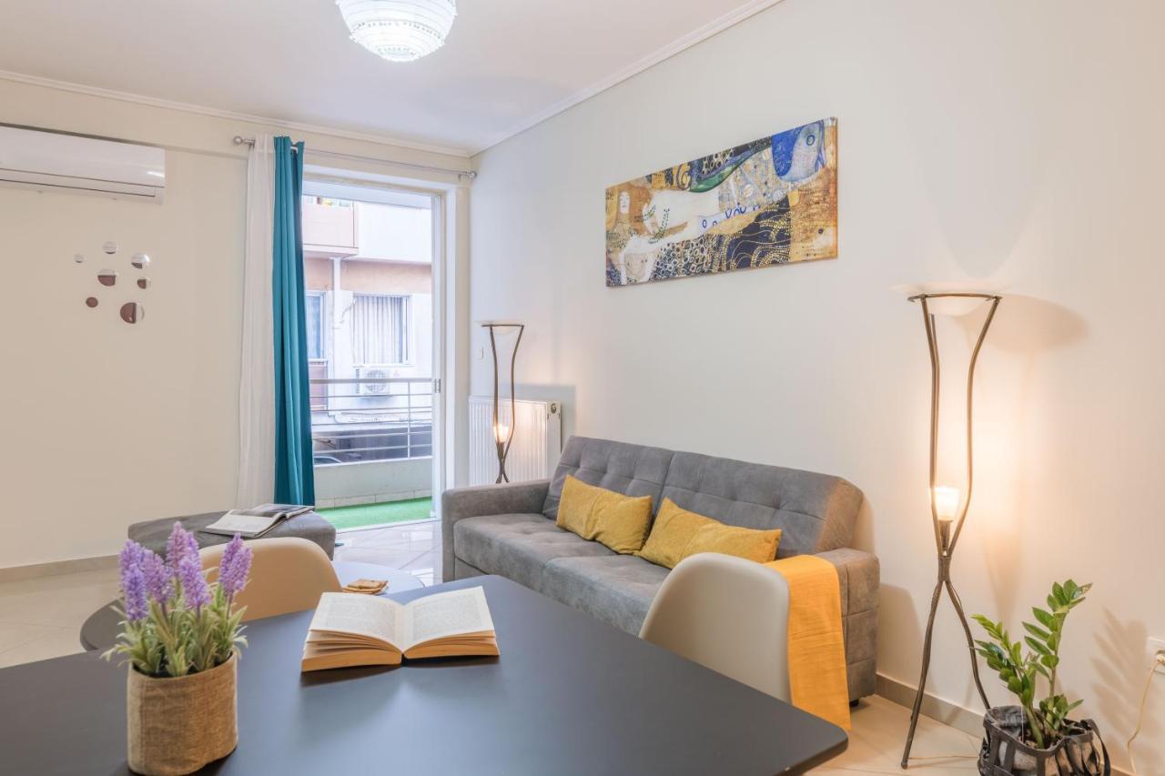 Colourful Artistic Apart 100Mbps Center Of Атина Екстериор снимка