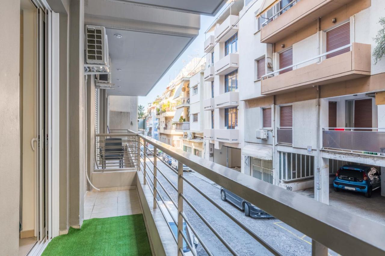 Colourful Artistic Apart 100Mbps Center Of Атина Екстериор снимка