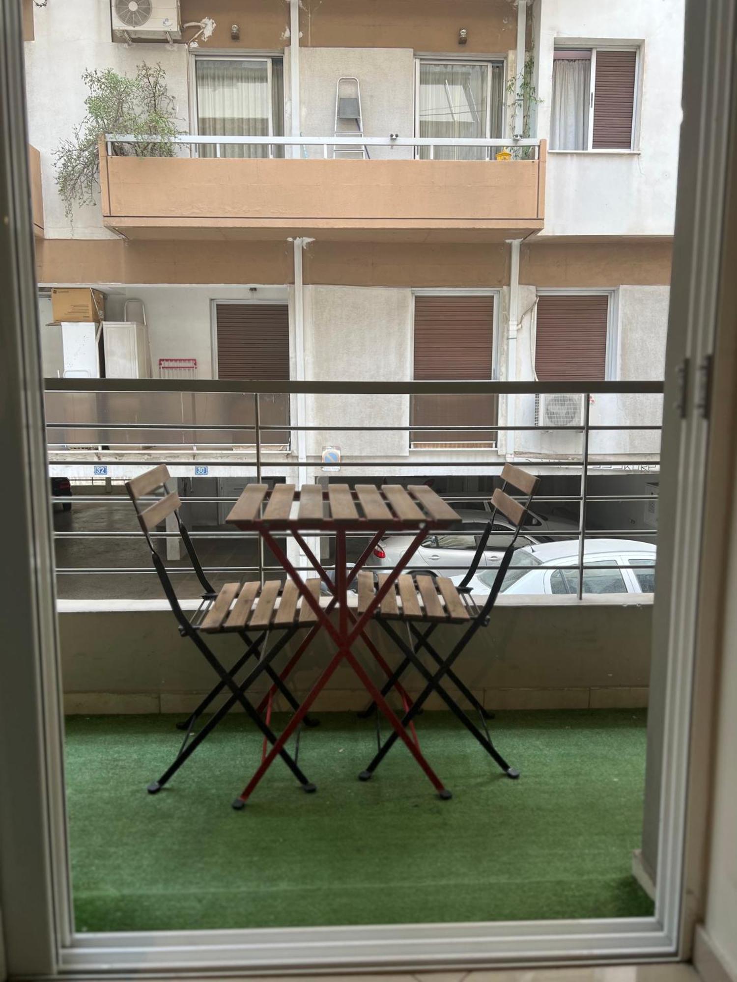Colourful Artistic Apart 100Mbps Center Of Атина Екстериор снимка